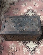 ANTIQUE TRUNK/TREASURE