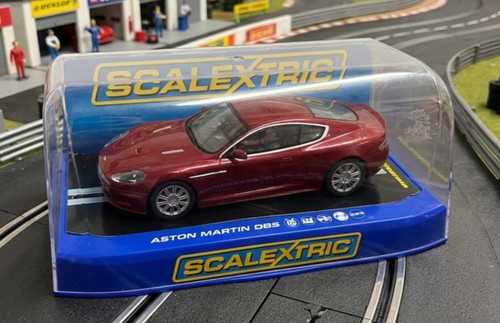 Lovely scalextric aston martin - scalextric,
