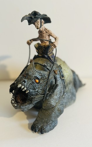 Mcfarlane monster toto - mcfarlane, twisted