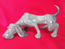 LLADRO BLOODHOUND DOG FIGURINE