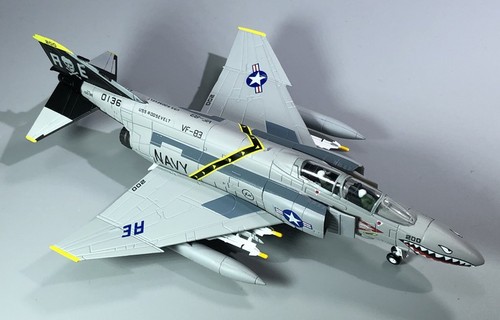 100 diecast jet aircraft - 1/100,