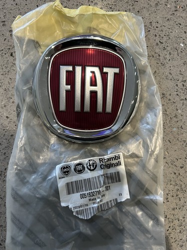 Fiat 500 front emblem grill - 500,