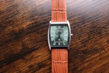 Vintage Men Seiko quartz Slim Barrel Tank  Green Dial Brown leather Dress Watch