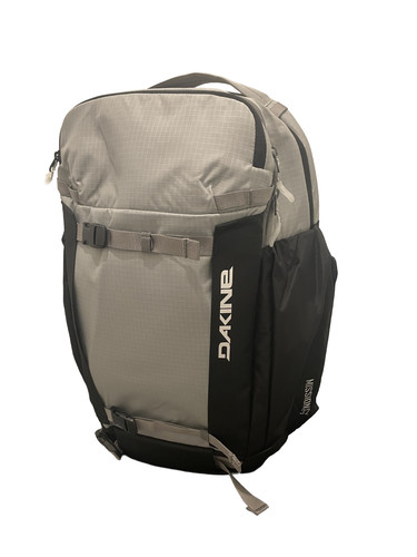 Brand new dakine - brand, pro
