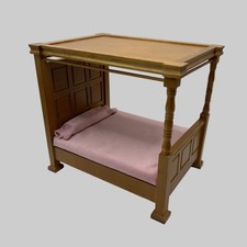 Dolls House Tudor four poster