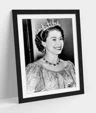 YOUNG QUEEN ELIZABETH II