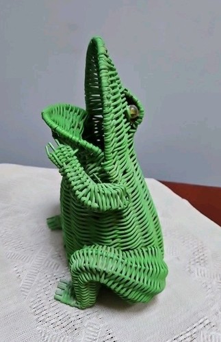 Green wicker frog shaped - green,