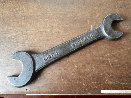 Vintage metric lister - metric,