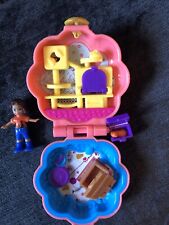 Polly Pocket Purrfect Playhouse Mini Take Along Key ring With Tiny Cat!