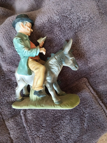 Vintage hand painted figurine - hand,