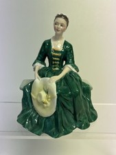 Royal Doulton Figurine A Lady From Williamsburg HN 2228 Modelled By Peggy Davis