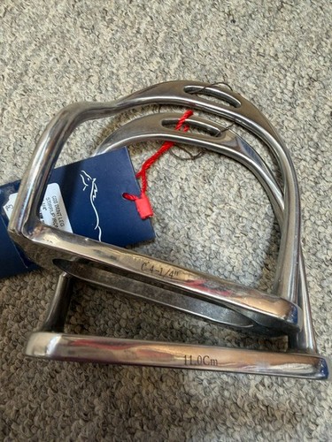 Shires bent leg stirrup - , irons
