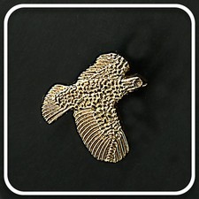PHEASANT HUNTING SHOOTING GAME BIRD (SMALL) BRASS GOLD PIN BADGE 
