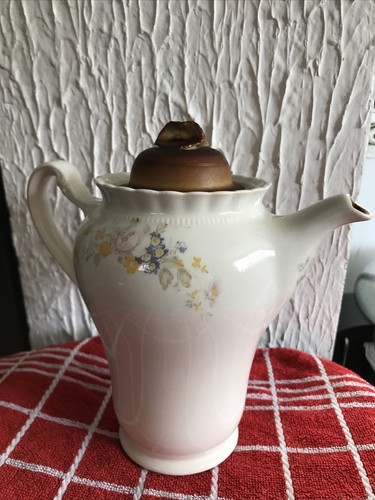 Meakin tea pot - j,
