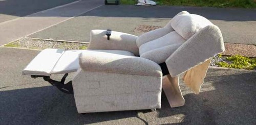 Chair rise and recline - -,