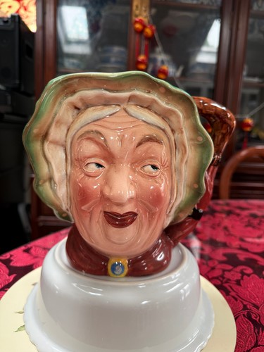 Beswick ware sairey - beswick, toby