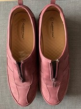 NWOB LADIES DEEP PINK CUSHION WALK FLAT SHOES WITH ZIPS TO FASTEN, SIZE 7