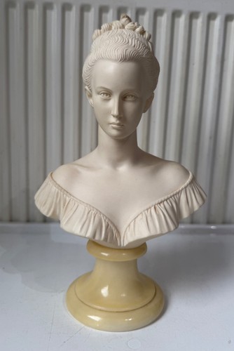 Bust manon lescaut resin - bust,