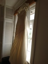 Pronovias wedding dress size 8