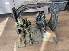 Halo 5 Guardians Limited Collector's Edition Master Chief & Spartan Locke Statue