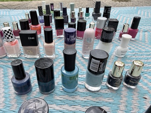 Mixed nail polishes job - polishes,