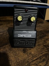 Vintage Digiplay Analog Compressor Pedal Dynacomp Martin Guitar Company Effects