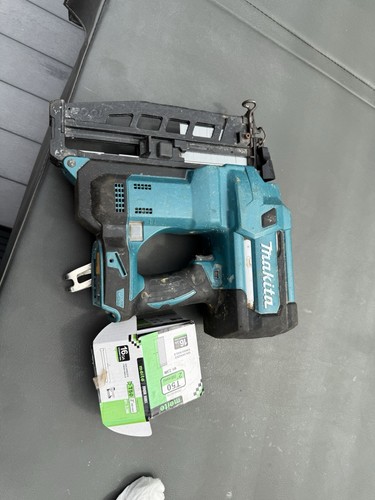 Makita dbn600 gauge - 16,