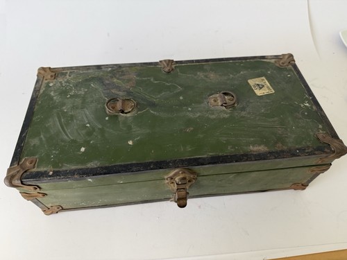 Vintage military green wood - green,