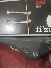 Fi'zi:k Fizik ARIONE CX K IUM RAIL ROAD Saddle Black BNIB
