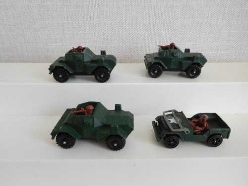 Corgi juniors army - x,