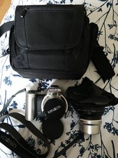 Minolta Dimage Z1 2 MP with Wide Angle Lens Complete Outfit.