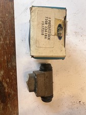 ford brake cylinder pt no 1517558
