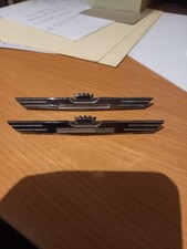 Ford corsair 2000 E  Badges