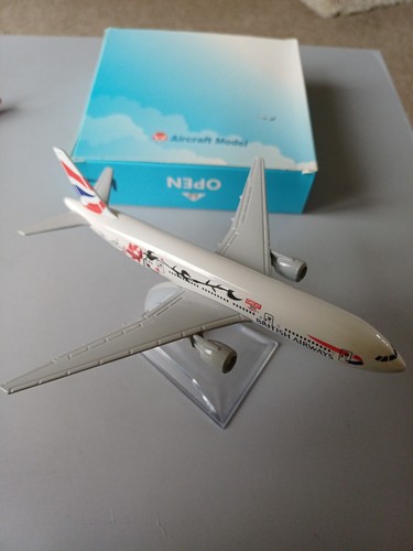 Diecast model airliner boeing - model,