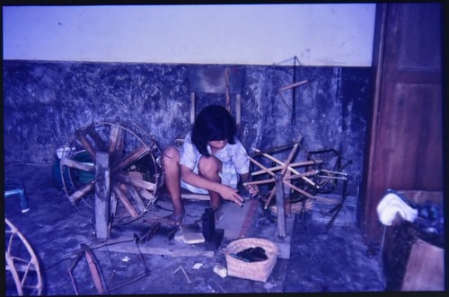 35mm slide child weaving - 35mm,