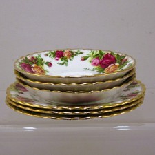 3x Royal Albert Old Country