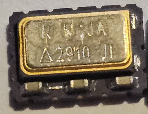 New quartz crystal oscillator - new,