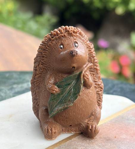 Freestanding milk chocolate - freestanding,
