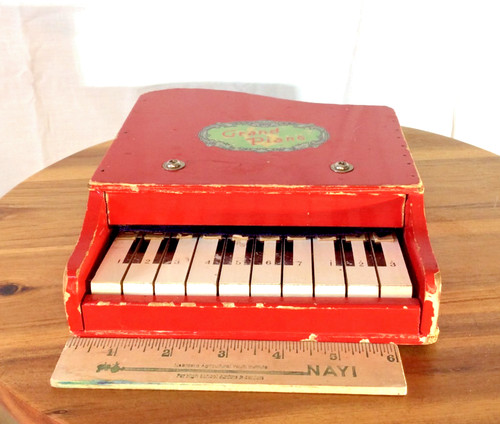 Vtg red wooden toy - vtg, piano