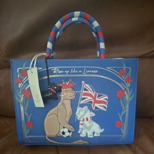 Radley rise like lioness - up,