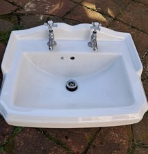 Ceramic bathroom wash basin &