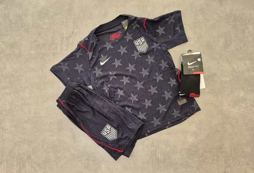 Usa away kit - (player, version)
