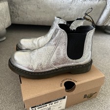 Dr. Martens Crinkle Metallic