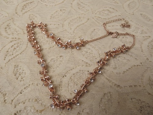 Gold tone crystal - gold,