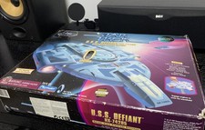 1997 Playmates - Star Trek Spaceship - USS Defiant NX-74205 Deep Space Nine TNG