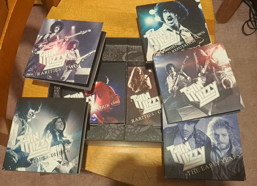 Thin lizzy rock legends - lizzy,