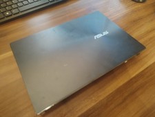 Asus ZenBook Duo UX482E Top