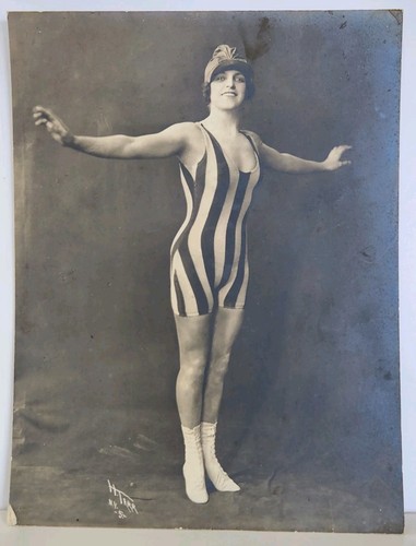 Early 1900 circus act - early,