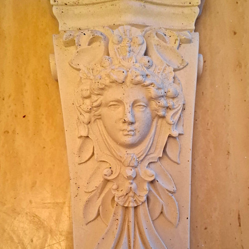 White plaster corbel - ,