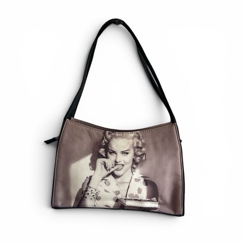 Y2k anna nicole - nicole, shoulder